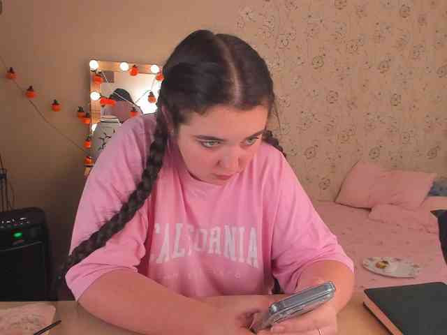 Alicenextdoor webcam