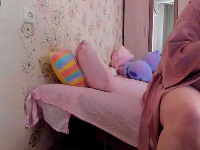 Alicenextdoor webcam