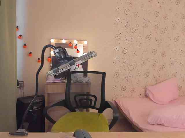 Alicenextdoor webcam