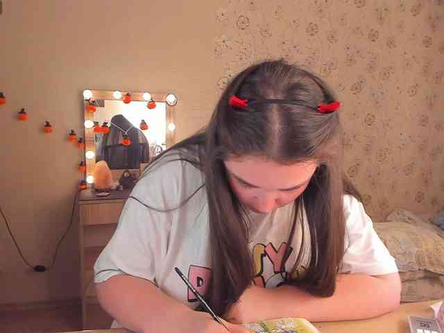Alicenextdoor webcam