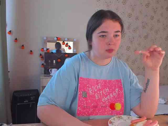 Alicenextdoor webcam