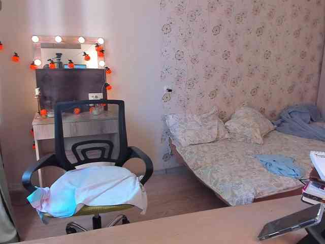 Alicenextdoor webcam