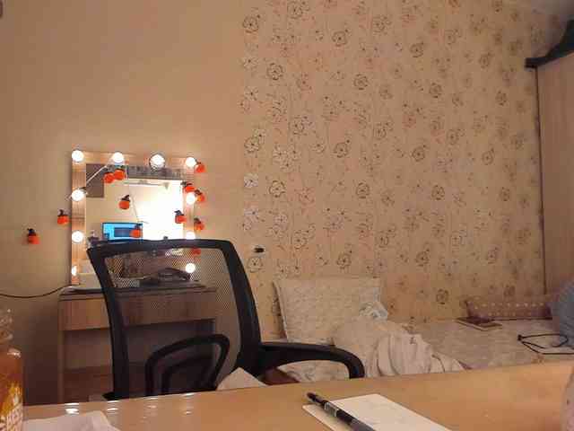 Alicenextdoor webcam