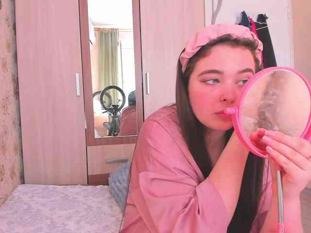 Alicenextdoor webcam