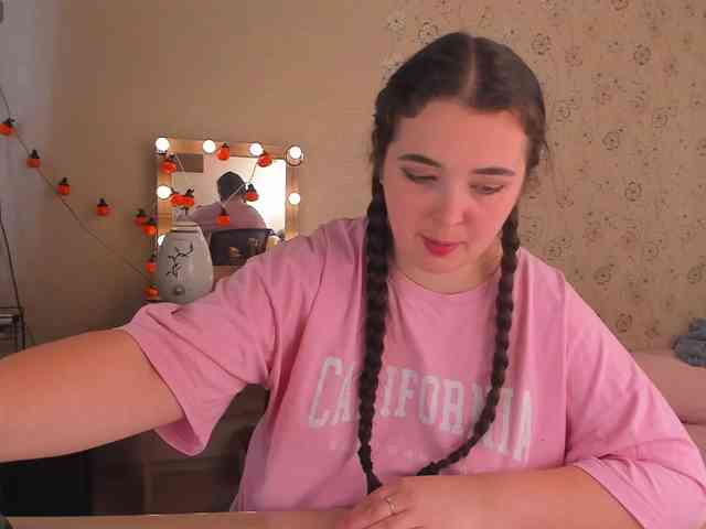 Alicenextdoor webcam