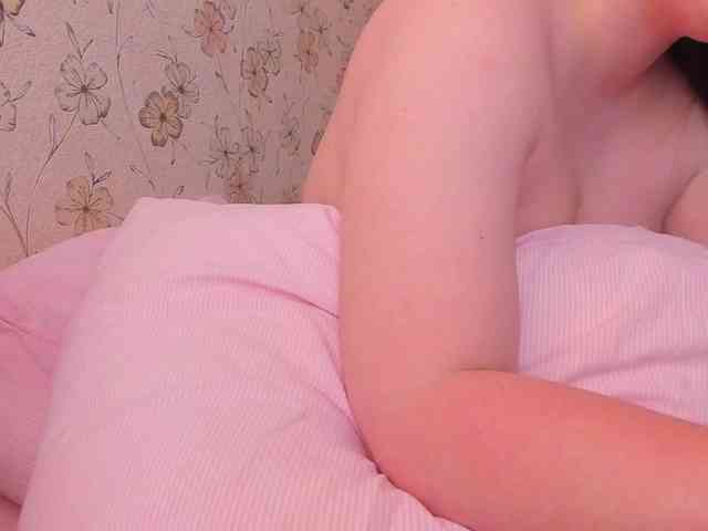 Alicenextdoor webcam