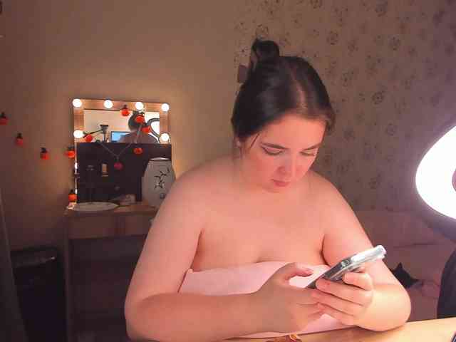 Alicenextdoor webcam