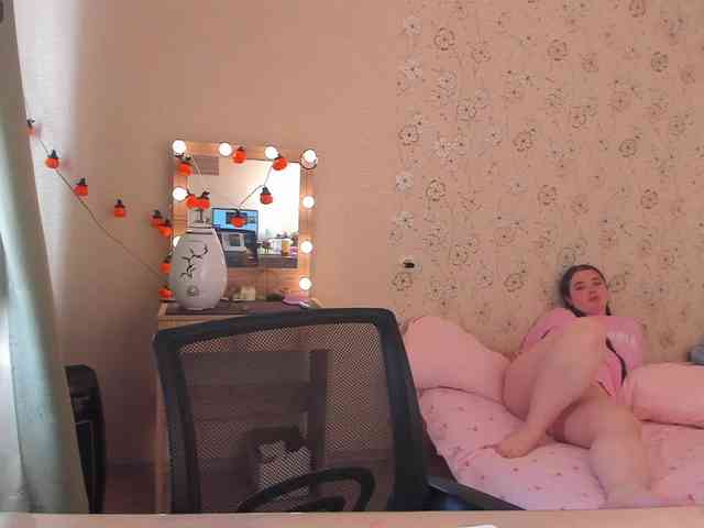 Alicenextdoor webcam