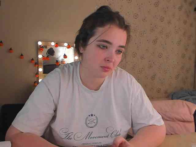 Alicenextdoor webcam