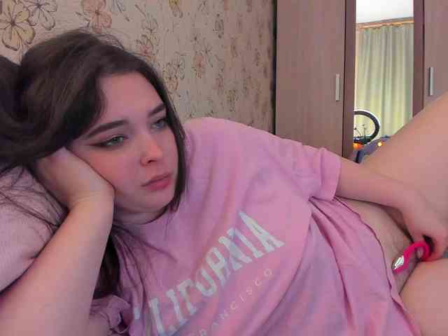 Alicenextdoor webcam