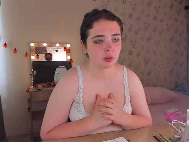 Alicenextdoor webcam