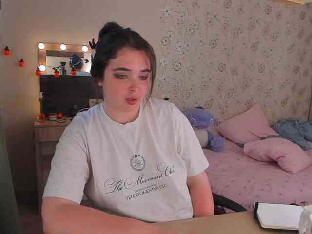 Alicenextdoor webcam
