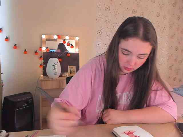 Alicenextdoor webcam