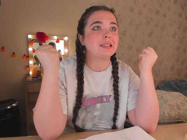 Alicenextdoor webcam
