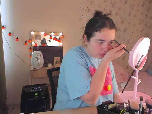 Alicenextdoor webcam