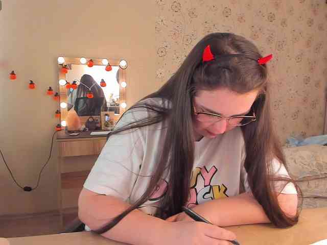Alicenextdoor webcam