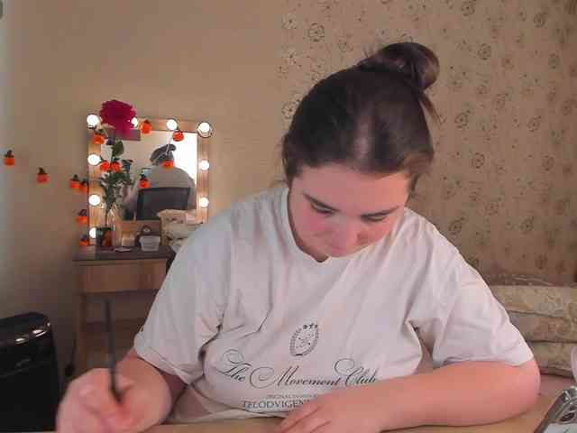 Alicenextdoor webcam