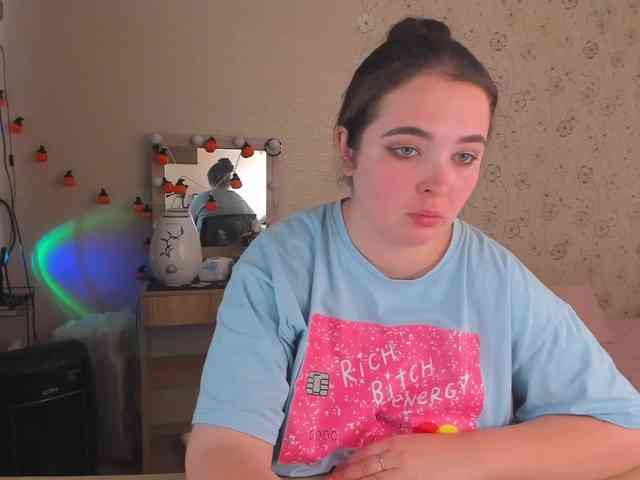 Alicenextdoor webcam