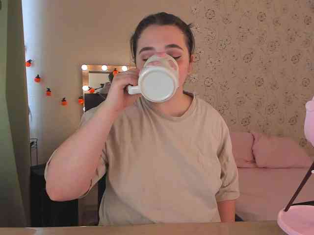 Alicenextdoor webcam