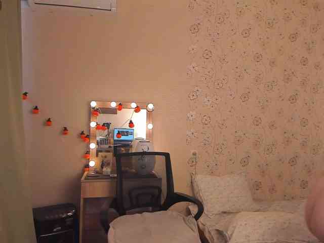 Alicenextdoor webcam