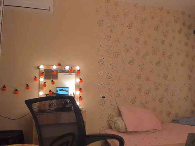 Alicenextdoor webcam