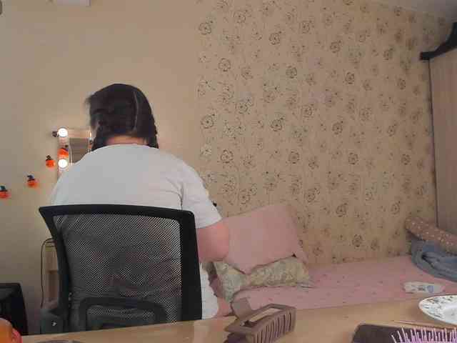 Alicenextdoor webcam