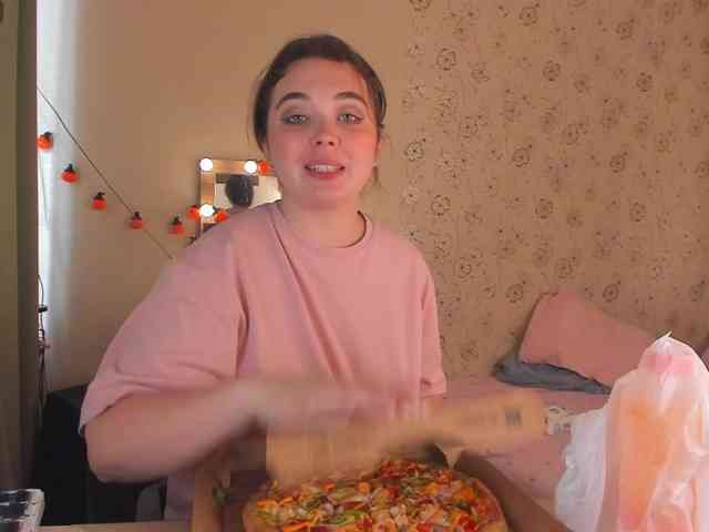 Alicenextdoor webcam