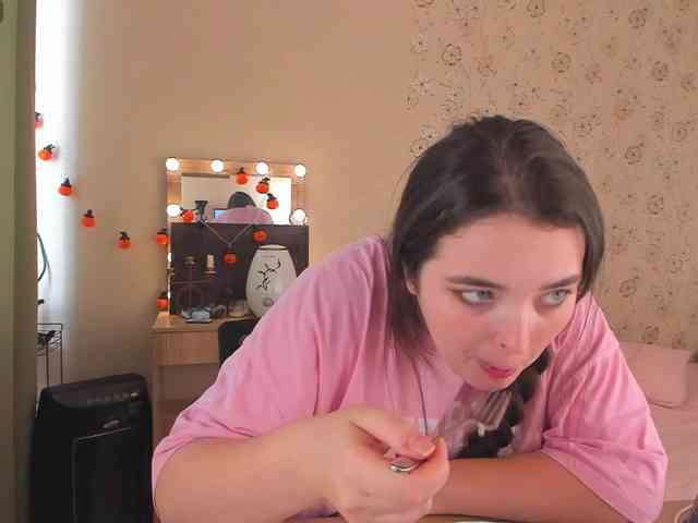 Alicenextdoor webcam