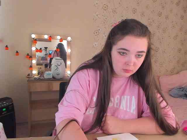 Alicenextdoor webcam