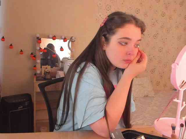 Alicenextdoor webcam