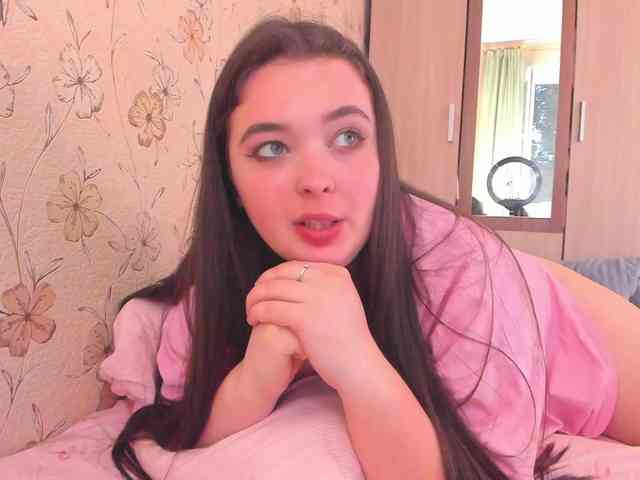 Alicenextdoor webcam