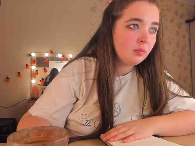Alicenextdoor webcam