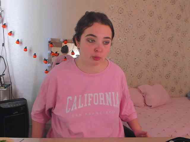 Alicenextdoor webcam