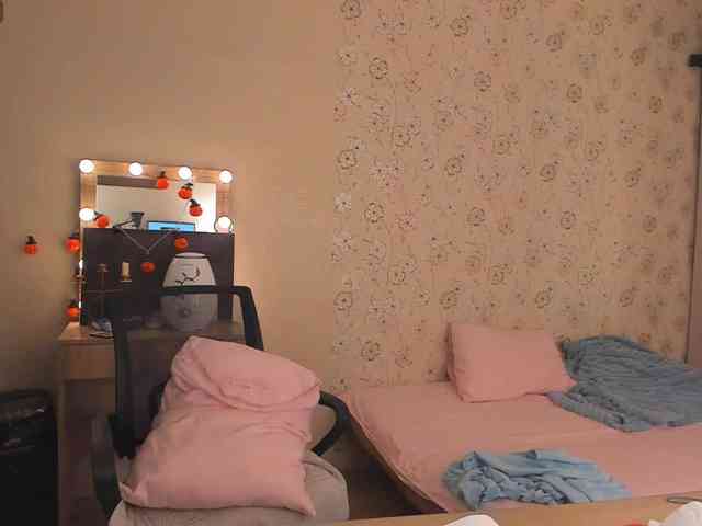 Alicenextdoor webcam