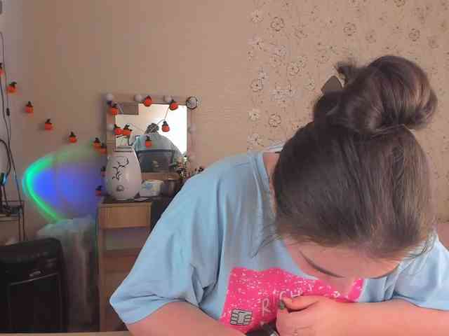 Alicenextdoor webcam