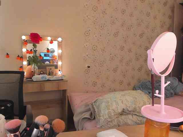 Alicenextdoor webcam
