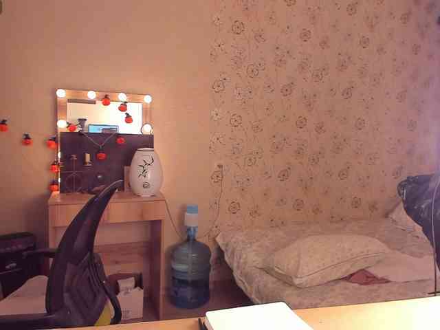 Alicenextdoor webcam