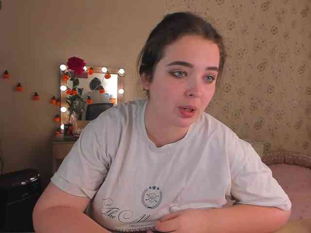Alicenextdoor webcam