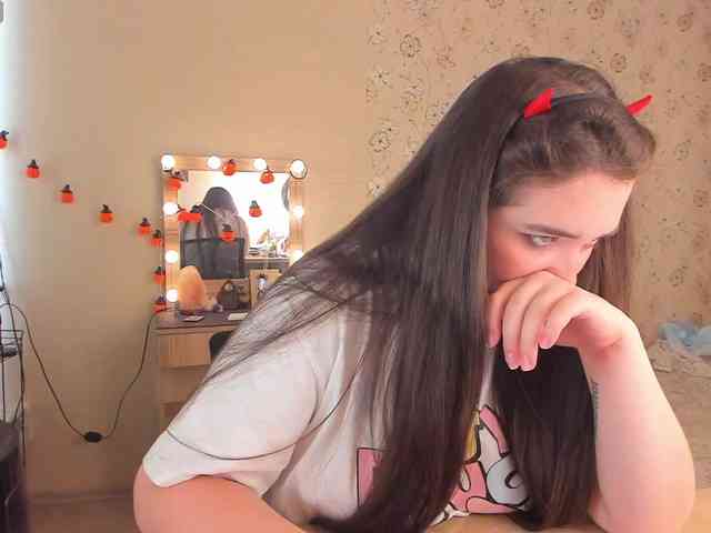 Alicenextdoor webcam