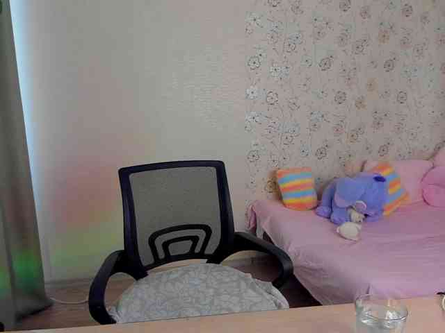 Alicenextdoor webcam