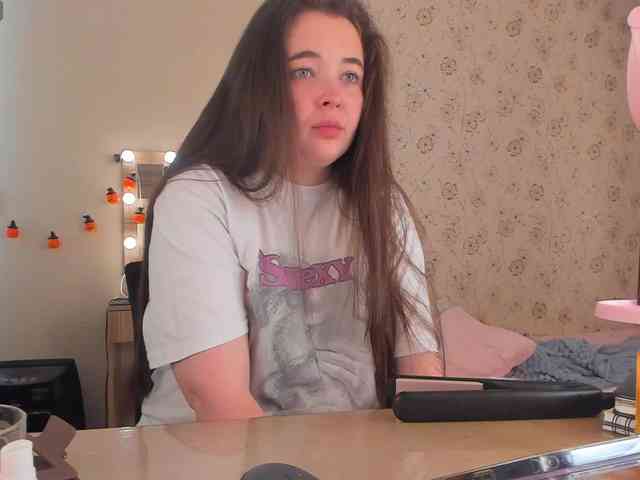 Alicenextdoor webcam