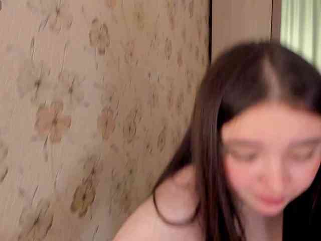 Alicenextdoor webcam