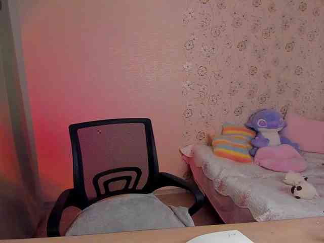 Alicenextdoor webcam