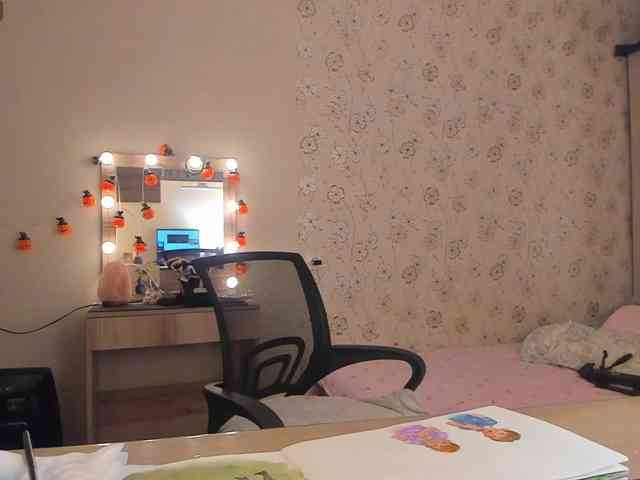 Alicenextdoor webcam
