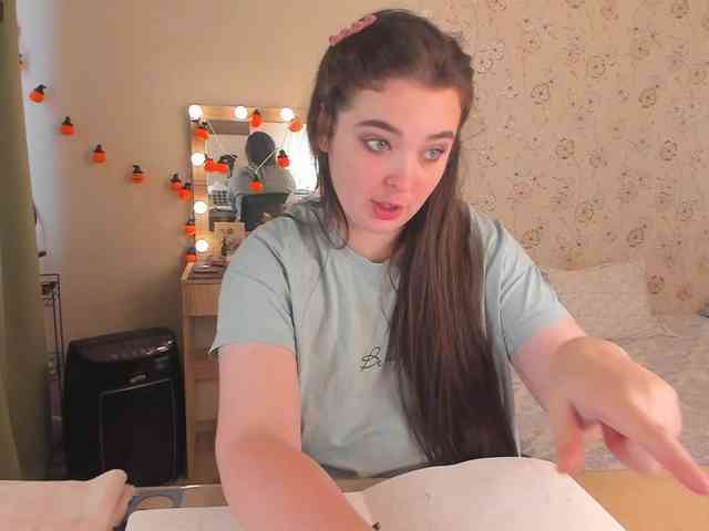 Alicenextdoor webcam