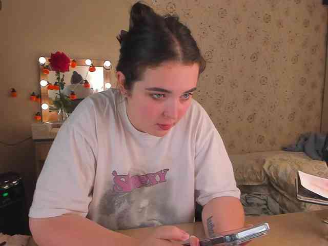 Alicenextdoor webcam