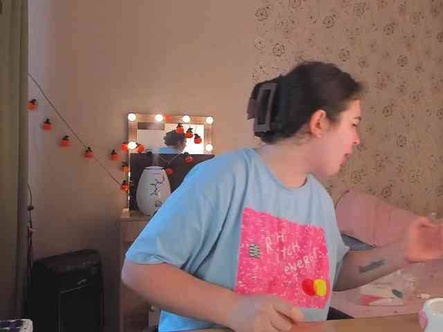 Alicenextdoor webcam