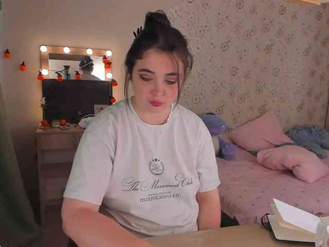 Alicenextdoor webcam