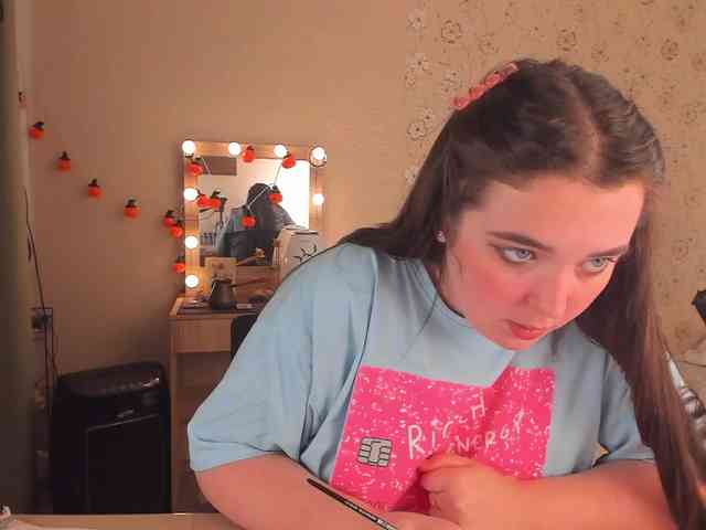 Alicenextdoor webcam