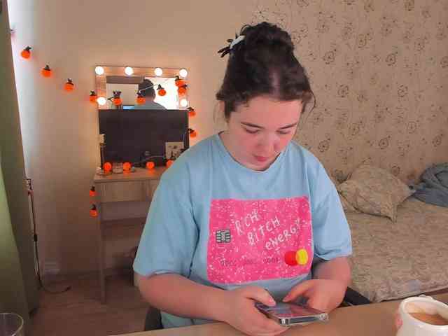Alicenextdoor webcam